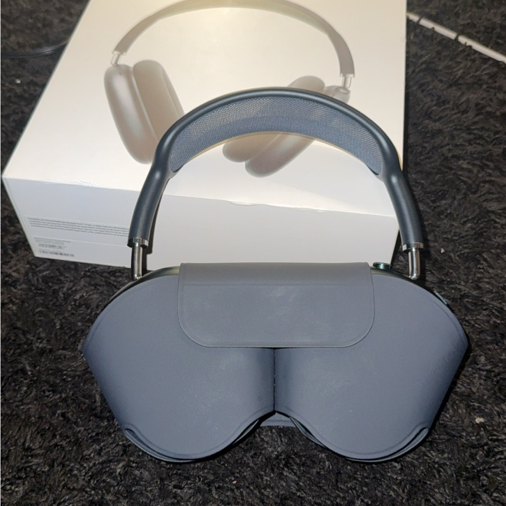 Apple Over-Ear Headphones - Gray